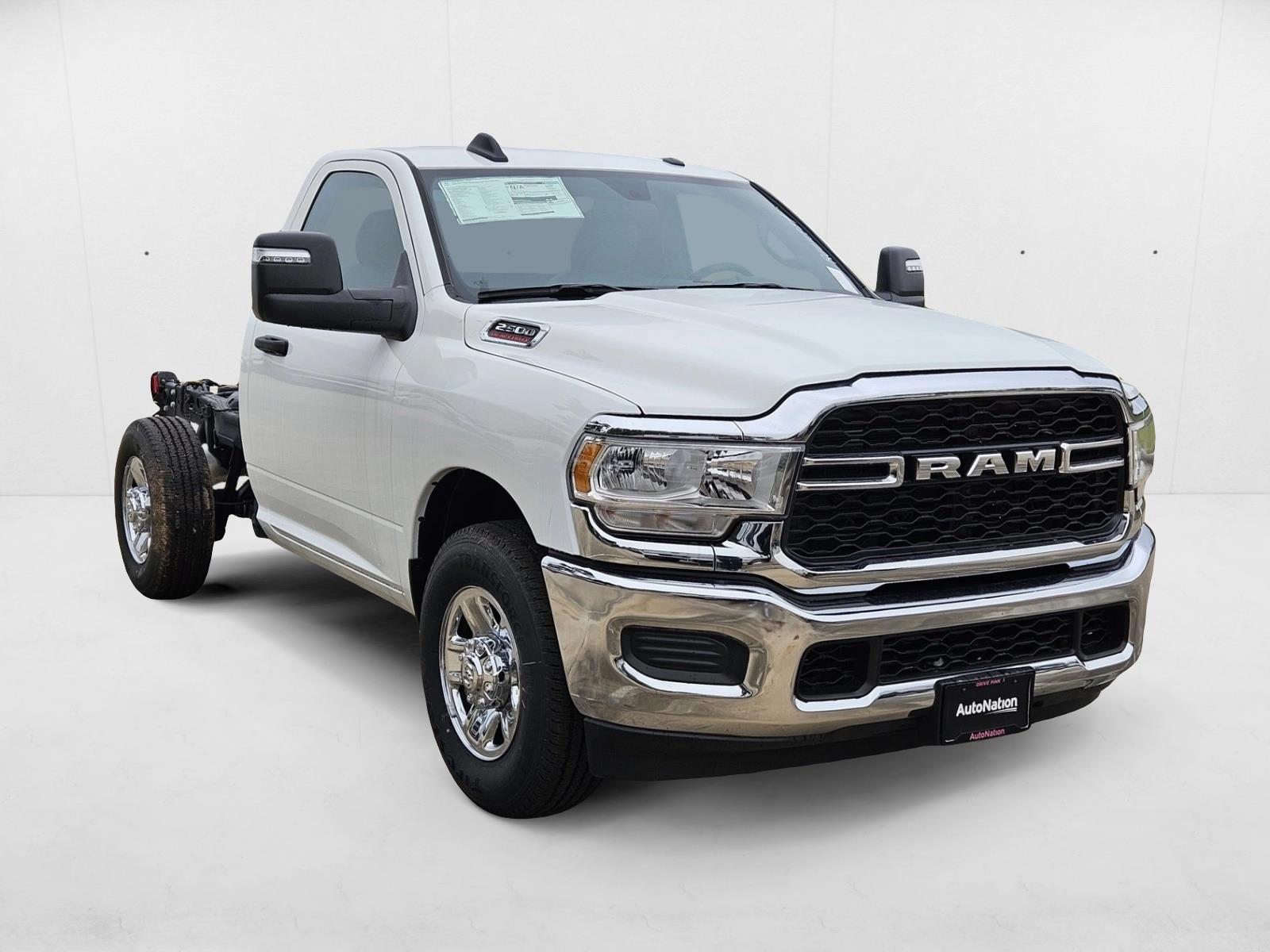 2024 Ram 2500 Tradesman photo 3