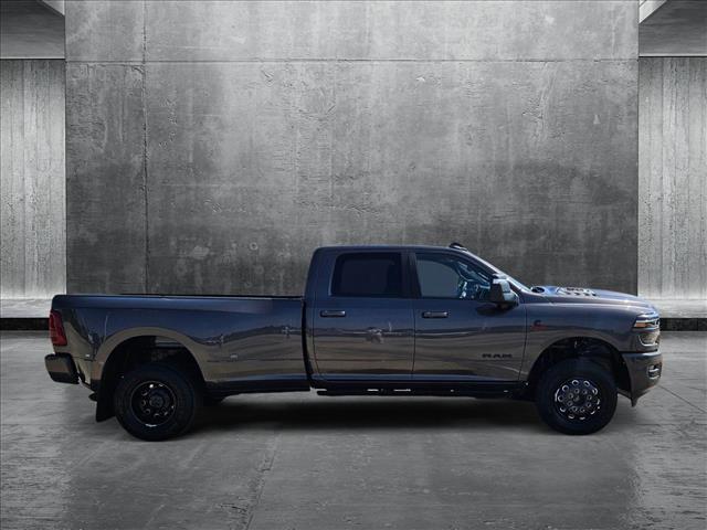 2025 Ram 3500 Laramie photo 4