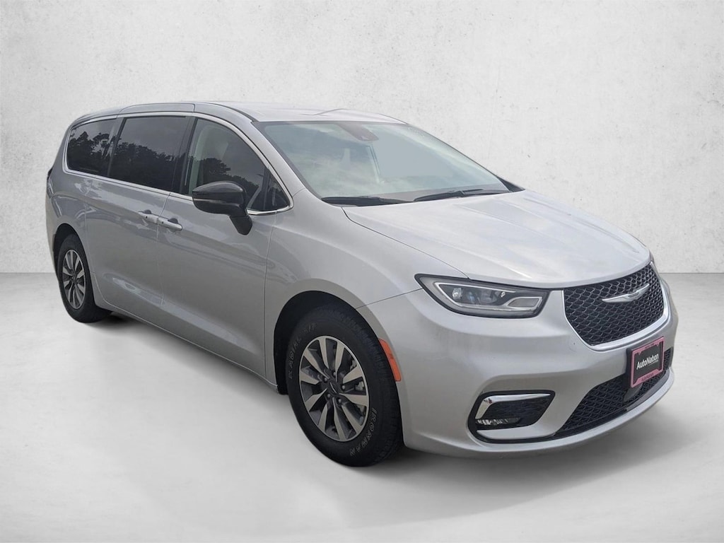 Used 2024 Chrysler Pacifica Hybrid Select Mini-van Passenger