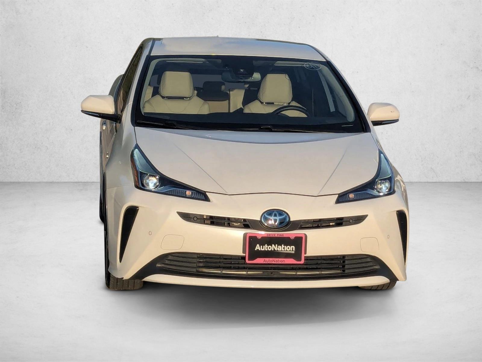 2019 Toyota Prius Limited photo 2