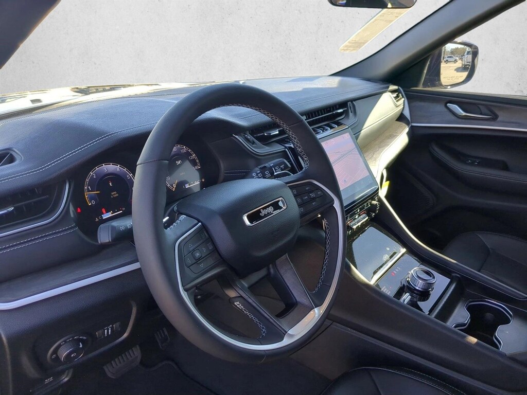 New 2025 Jeep Grand Cherokee Limited SUV