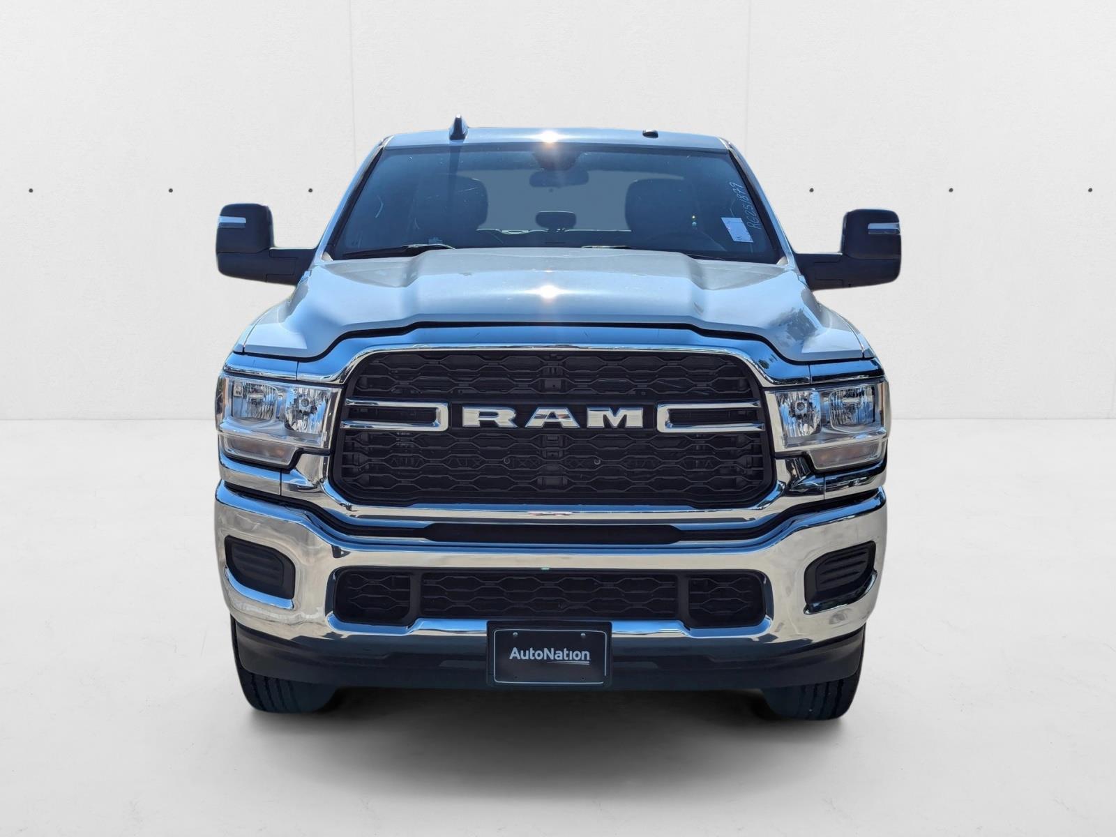 2024 Ram 2500 Tradesman photo 2