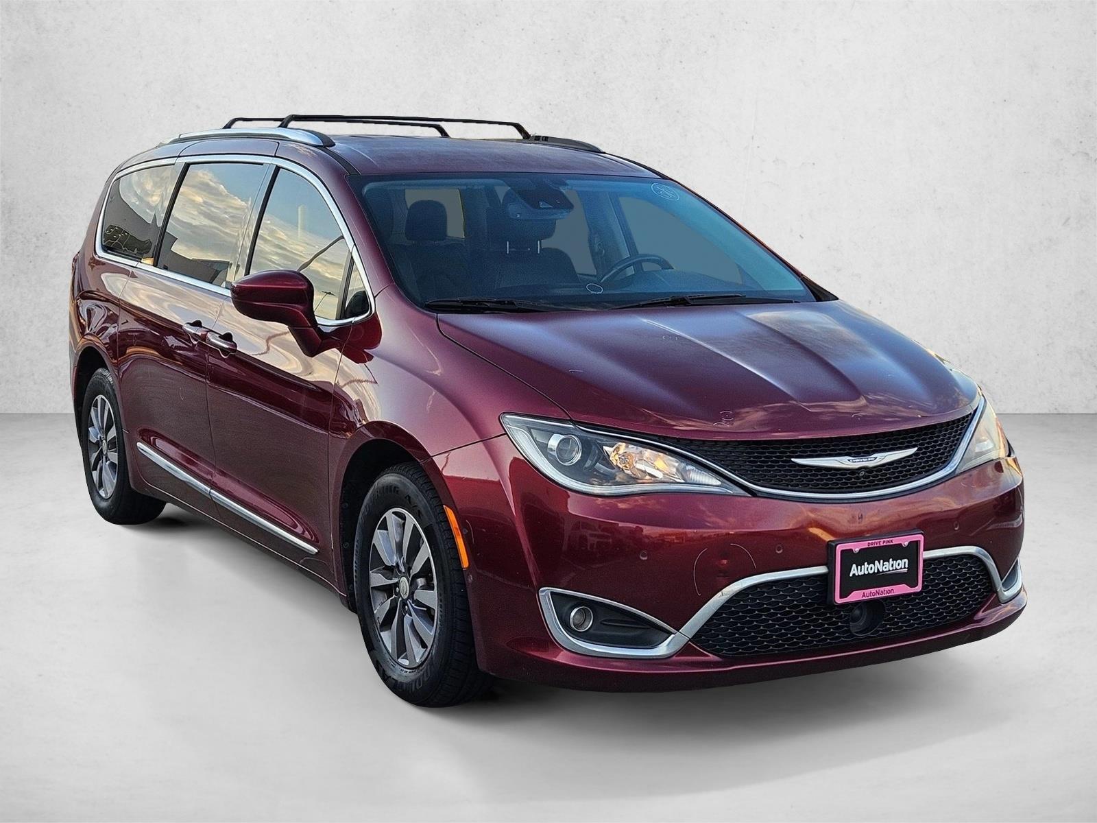 2020 Chrysler Pacifica Touring Plus photo 3