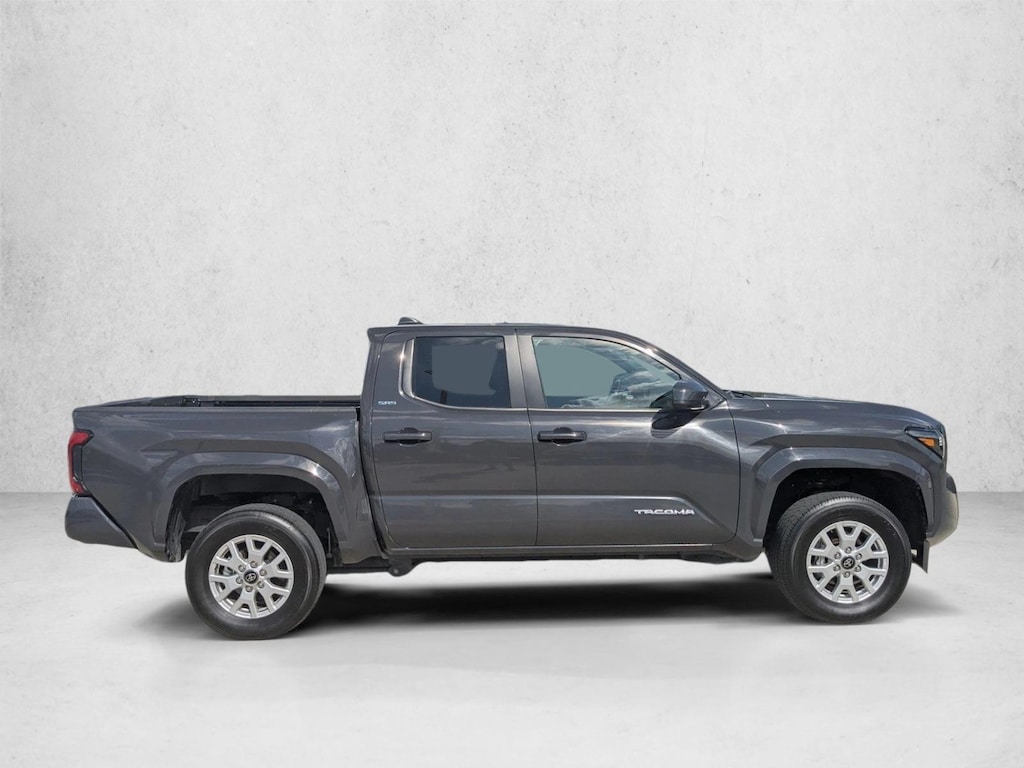 Used 2025 Toyota Tacoma 4WD SR5 Crew Cab Pickup