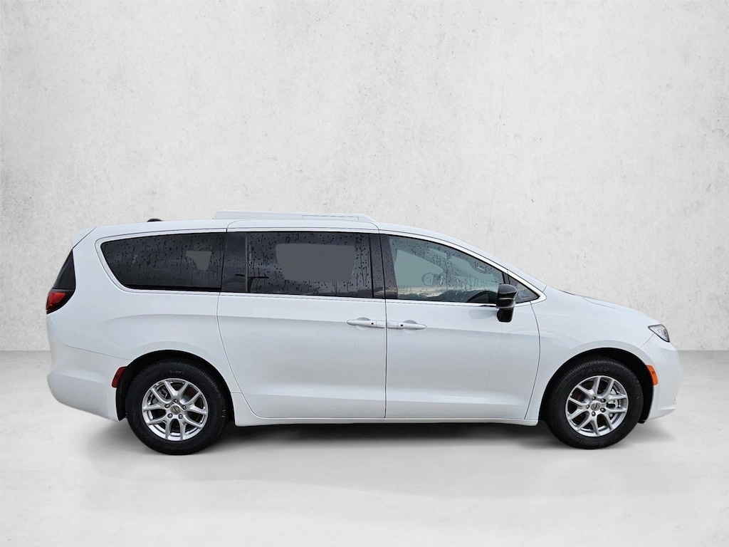 New 2025 Chrysler Pacifica Select Van Passenger Van