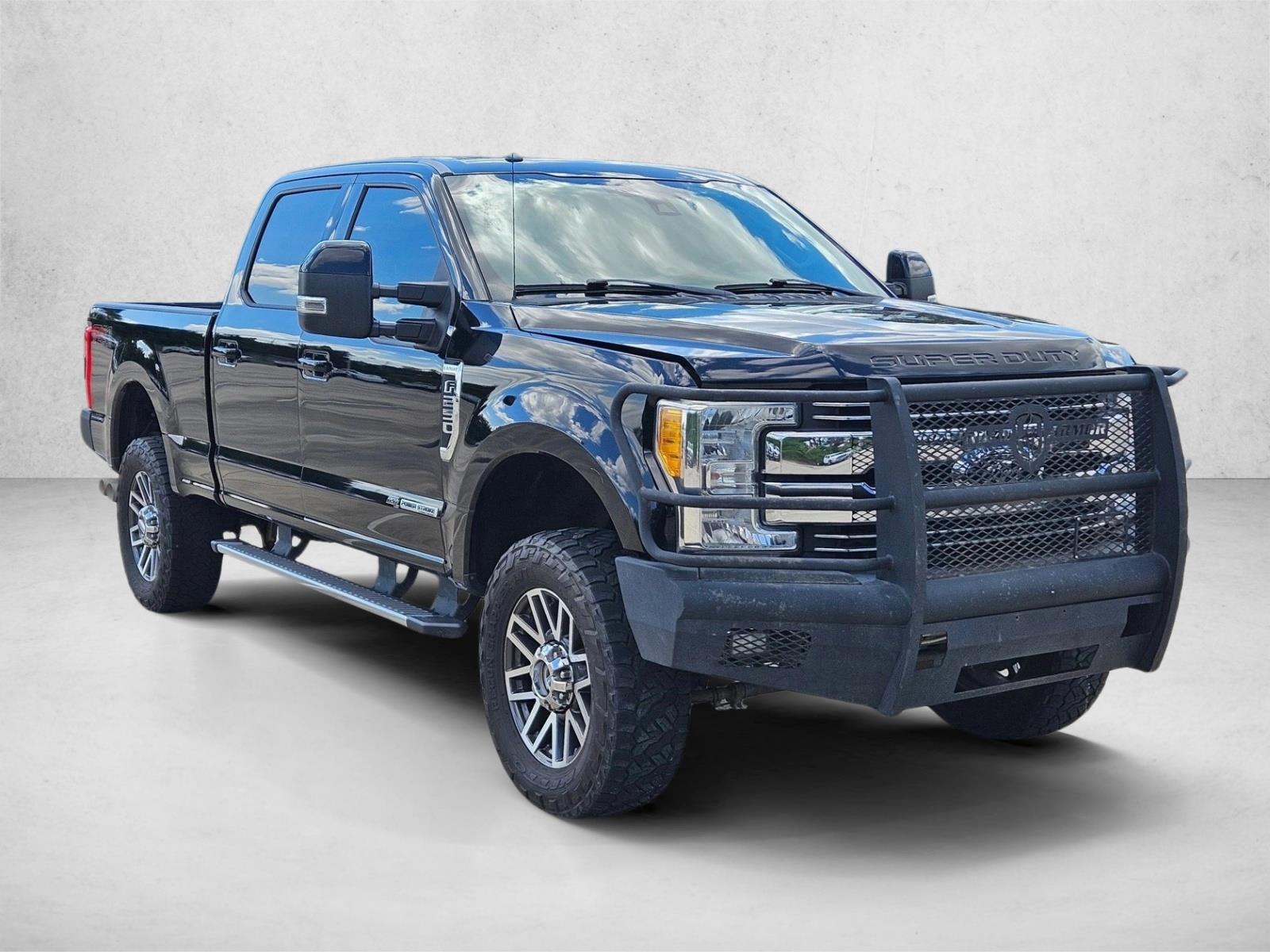 2017 Ford F-250 Lariat photo 3