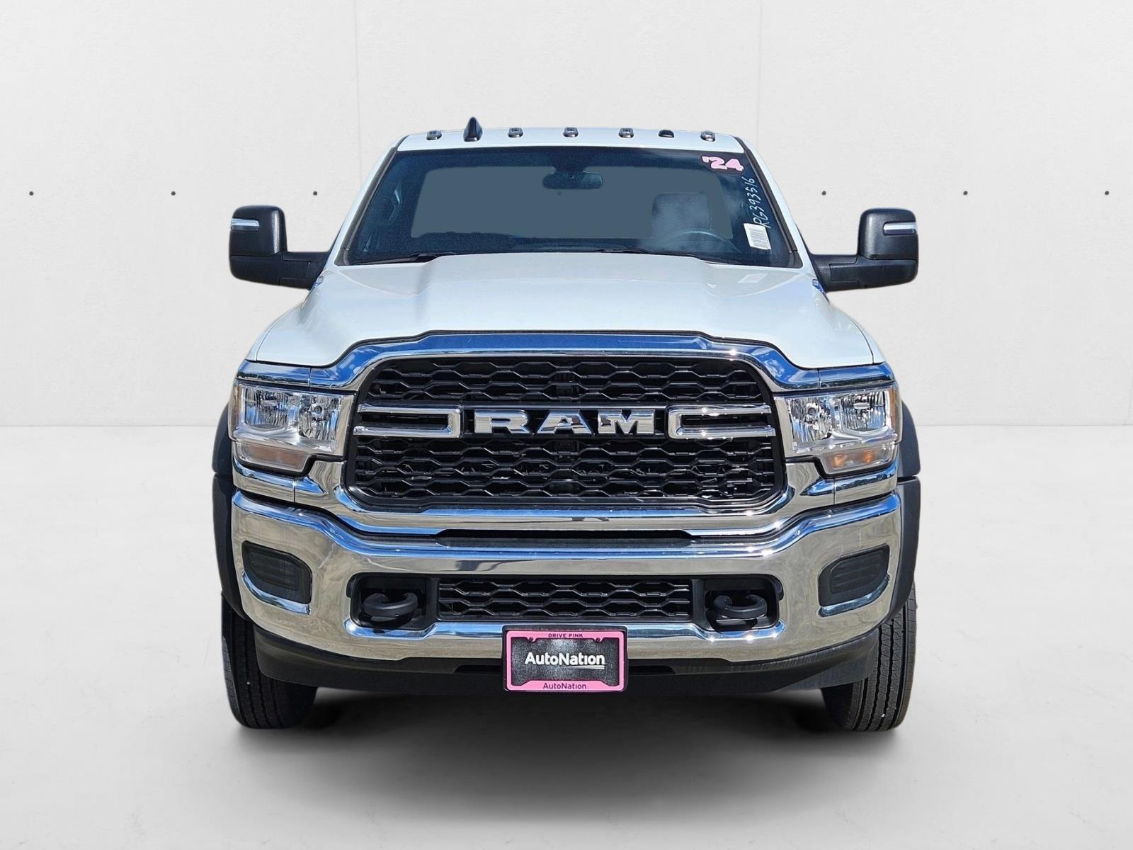 2024 Ram 5500 Tradesman photo 2