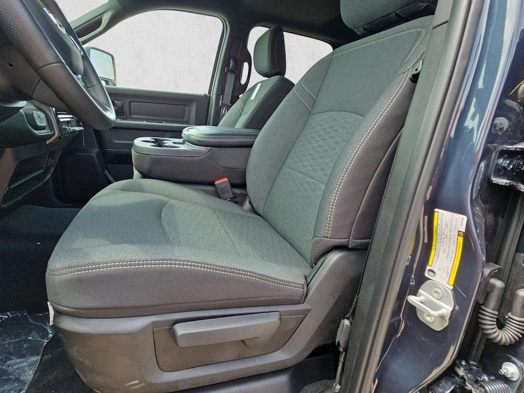 New 2026 Ram 2500 Black Express Truck Crew Cab