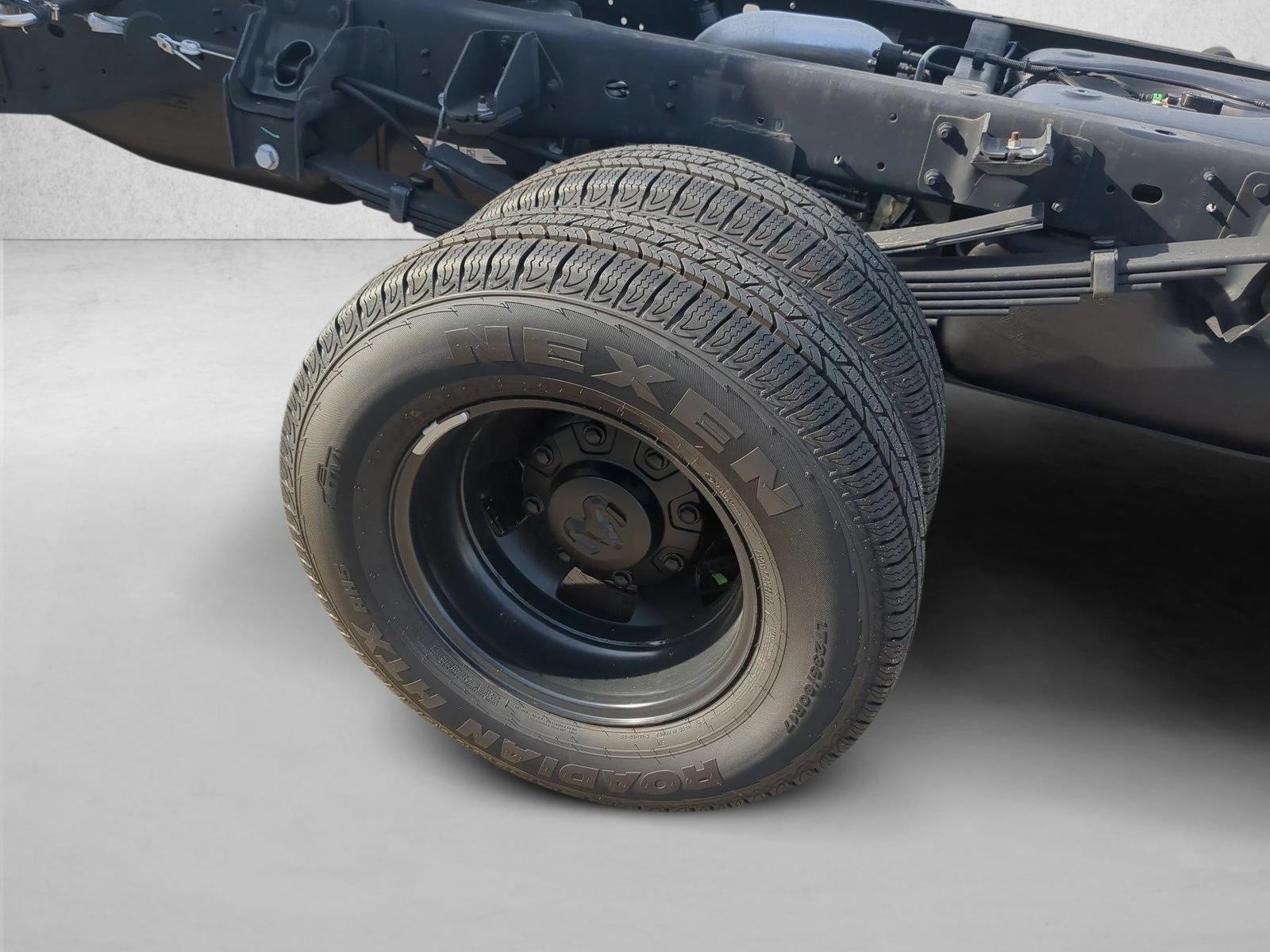 2026 RAM 3500 Chassis Tradesman - Photo 10