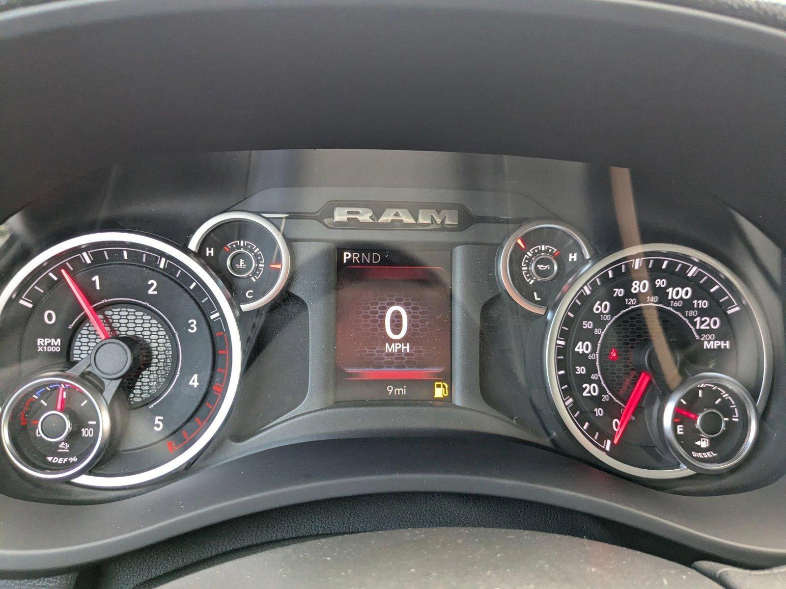 2025 RAM 3500 Chassis Tradesman - Photo 10