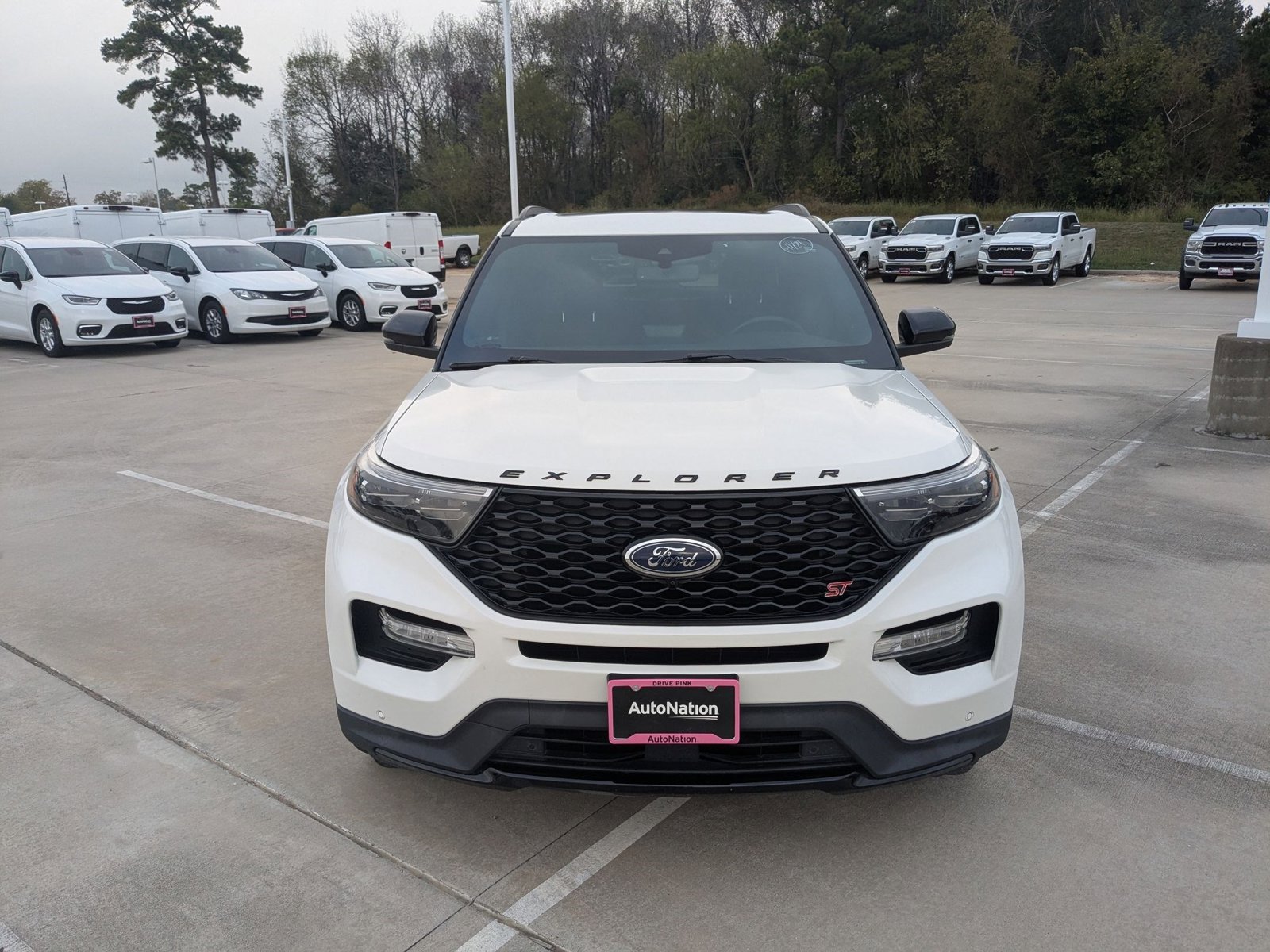 2022 Ford Explorer ST photo 2
