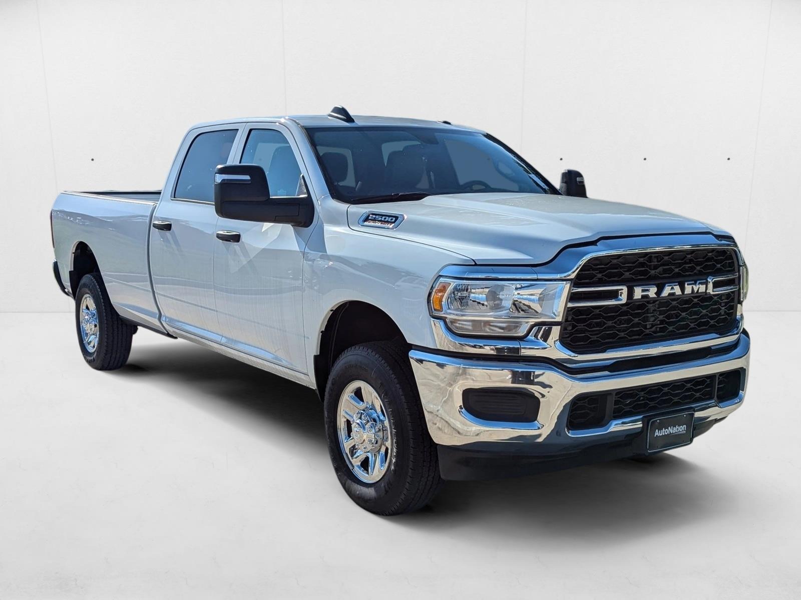 2024 Ram 2500 Tradesman photo 3