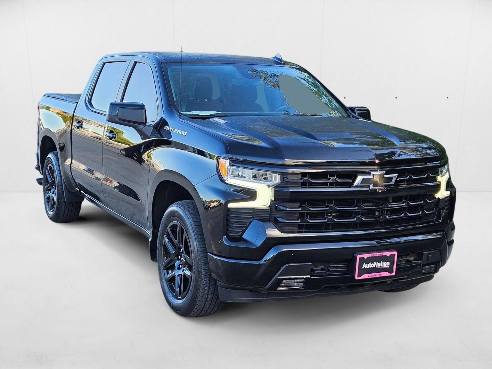 2023 Chevrolet Silverado 1500 RST photo 3