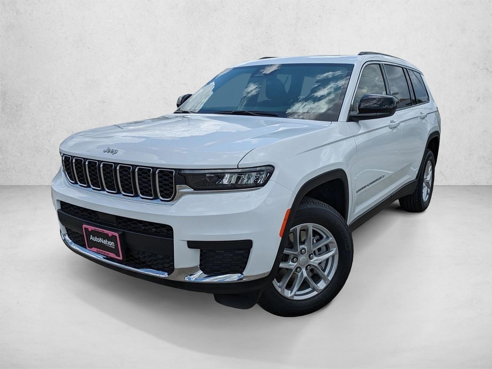 2025 Jeep Grand Cherokee L Laredo's photo