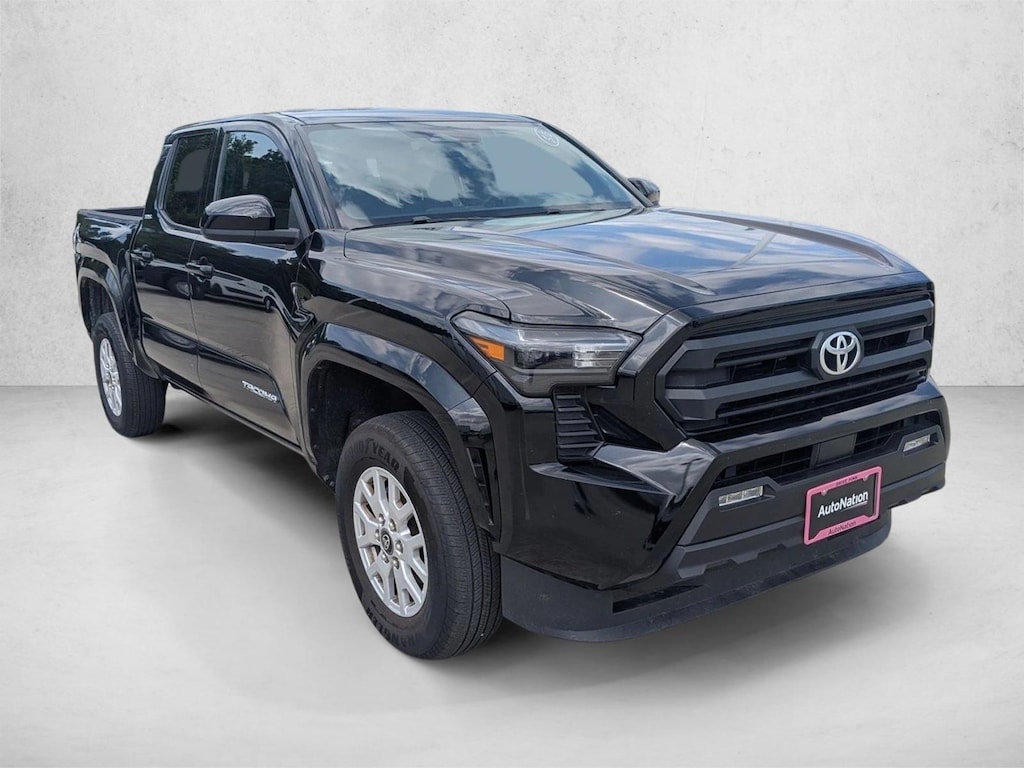 Used 2025 Toyota Tacoma 4WD SR5 Crew Cab Pickup