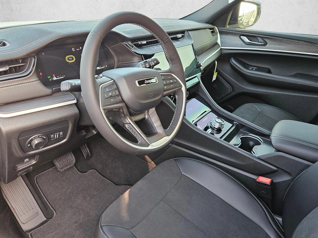 New 2026 Jeep Grand Cherokee L Laredo Altitude SUV