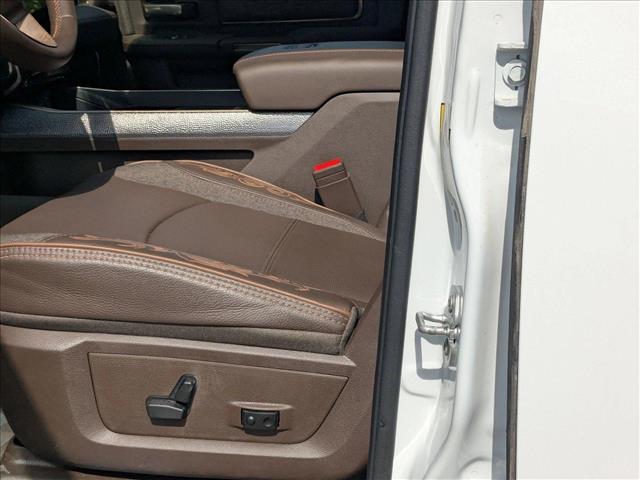 2025 Ram 3500 Longhorn photo 4