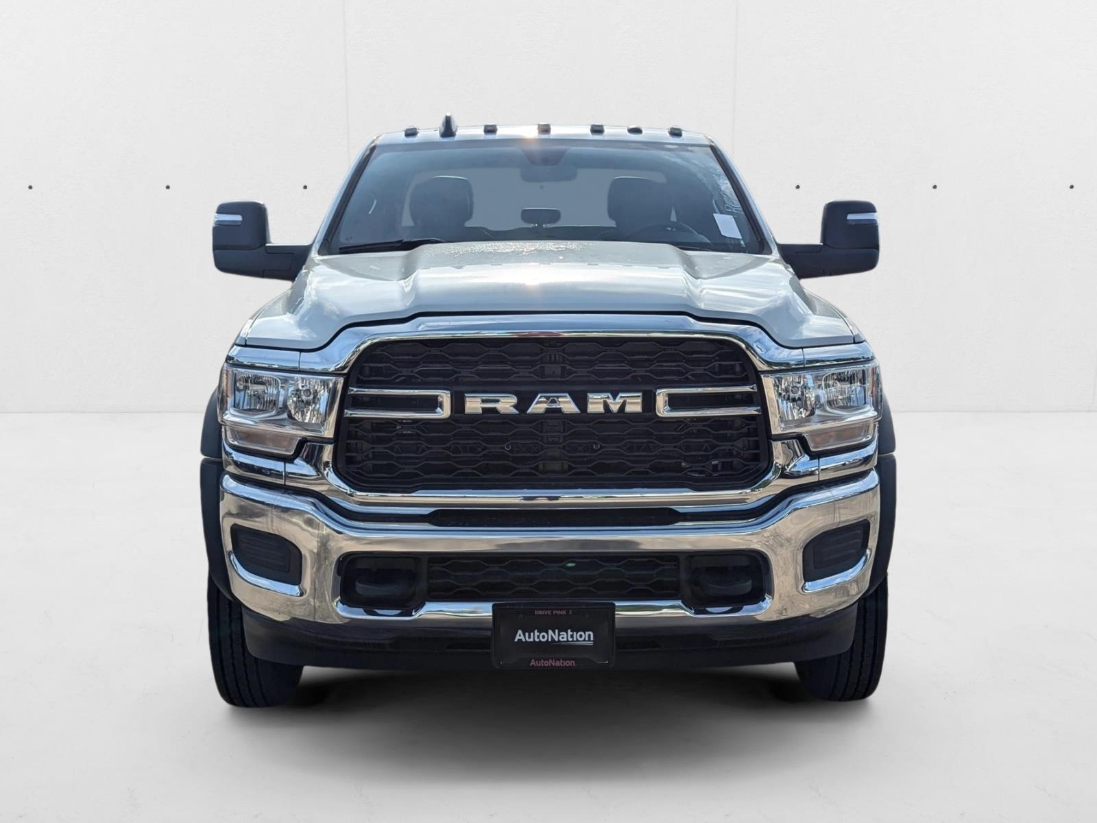 2024 Ram 5500 Tradesman photo 2