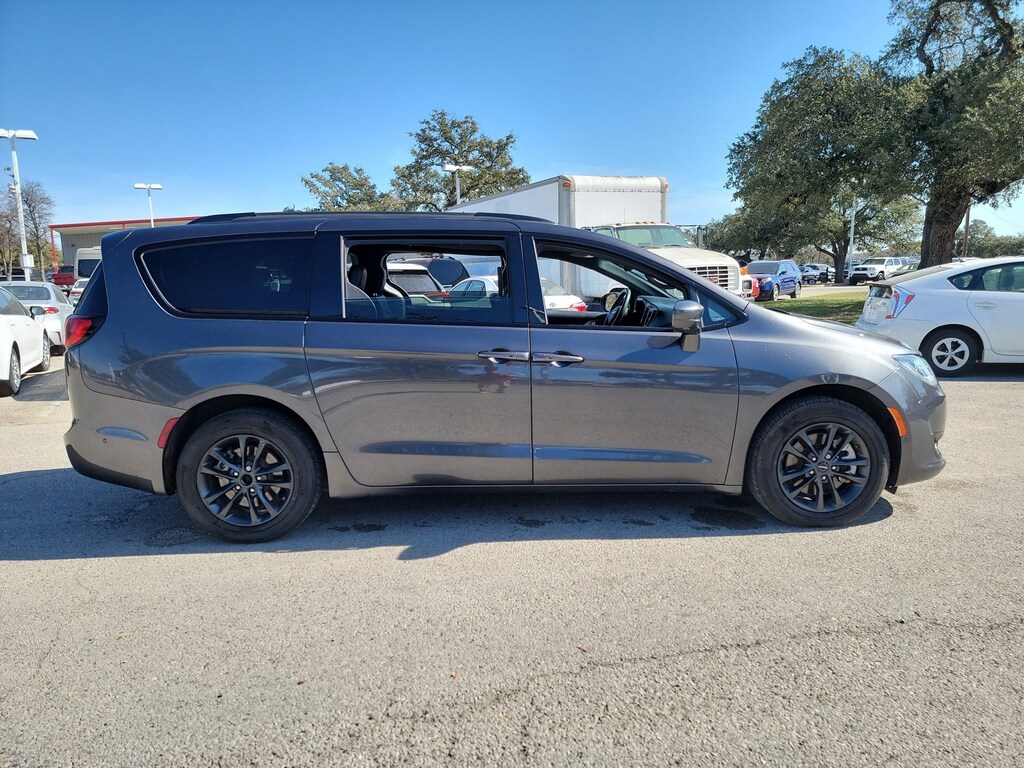 Used 2020 Chrysler Pacifica Launch Edition Mini-van Passenger