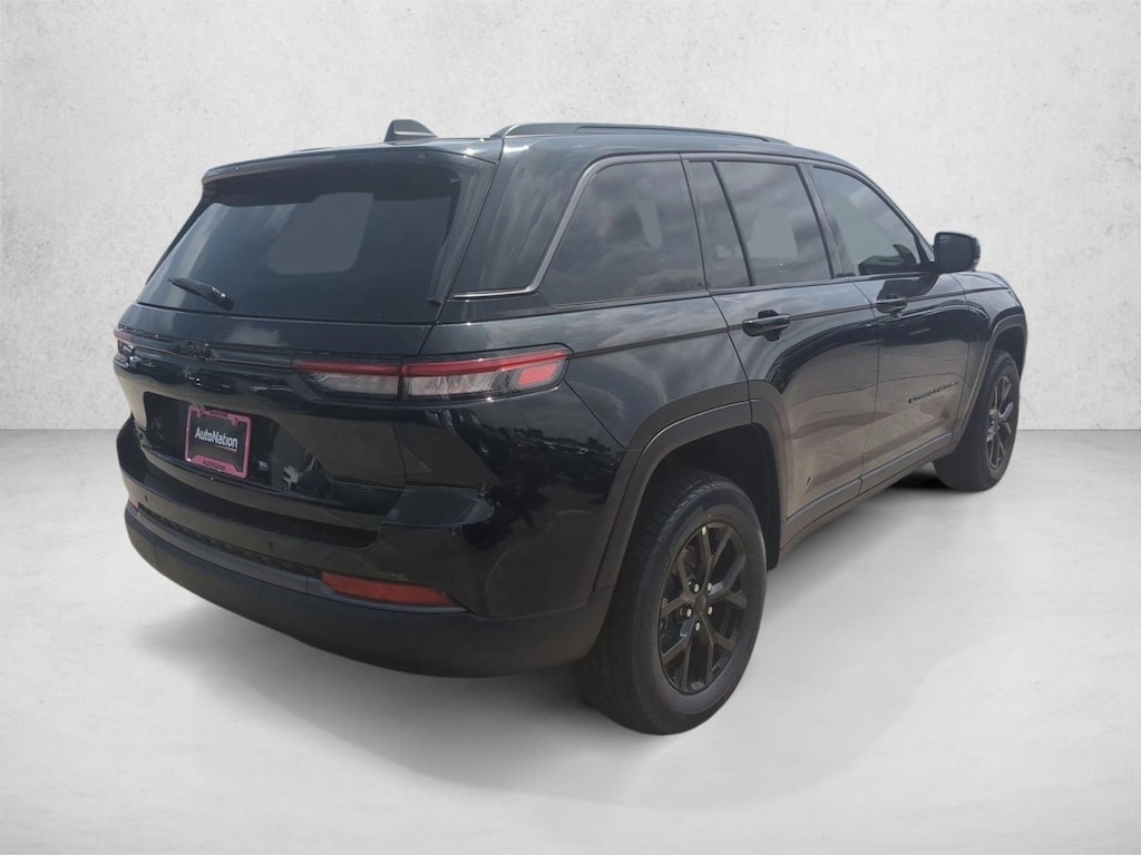 New 2026 Jeep Grand Cherokee Laredo Altitude SUV