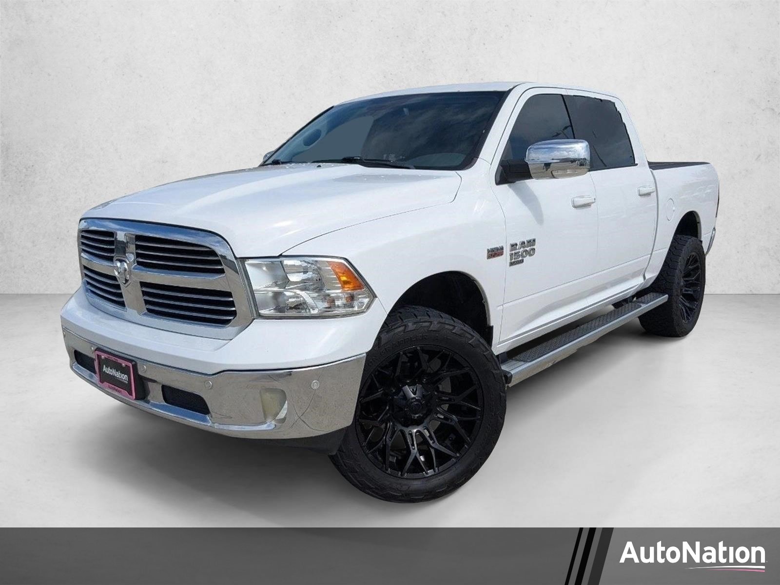 2019 RAM 1500 Classic Lone Star 4x4 Crew Cab 5'7's photo