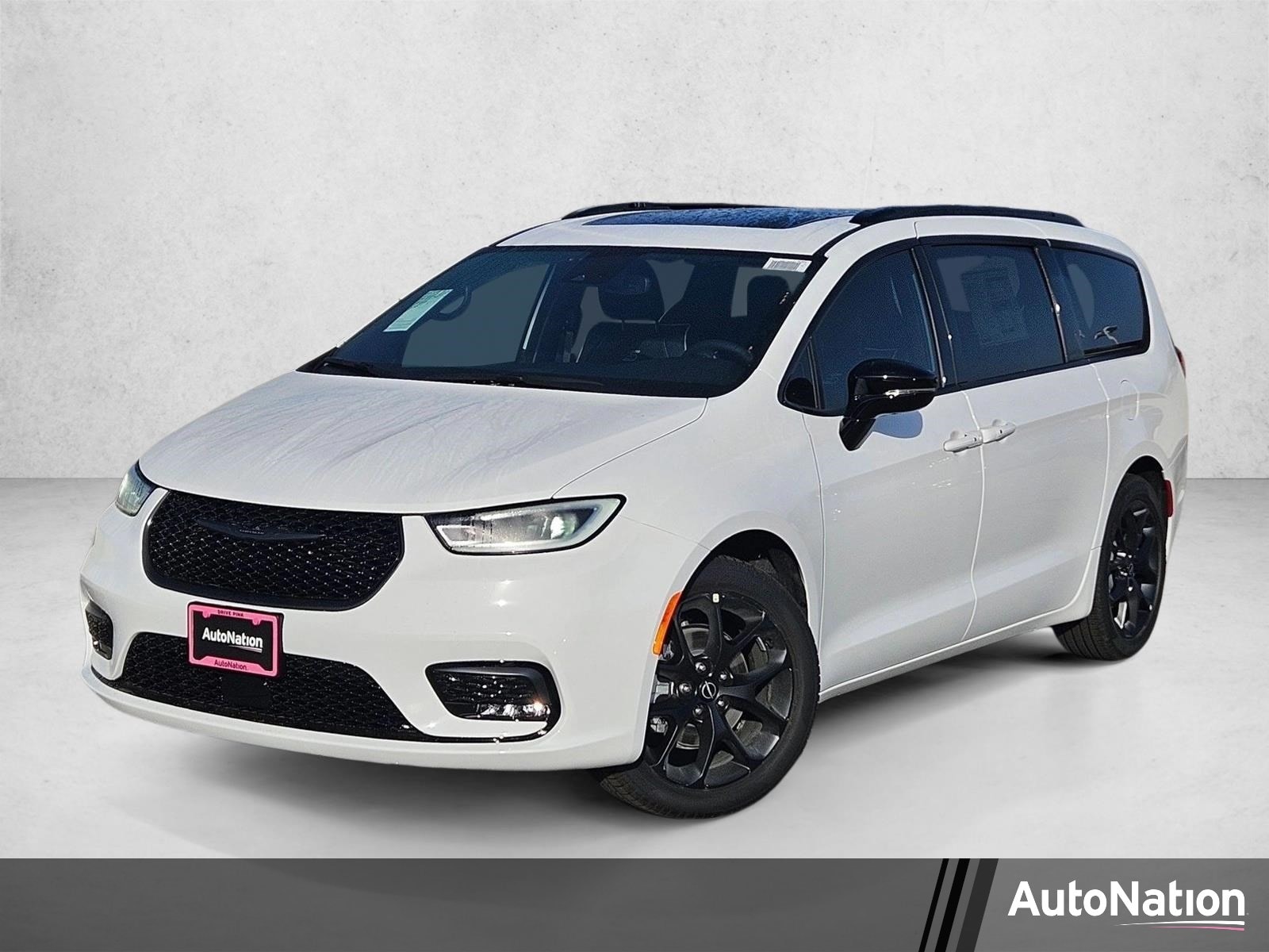 2026 Chrysler Pacifica Limited's photo