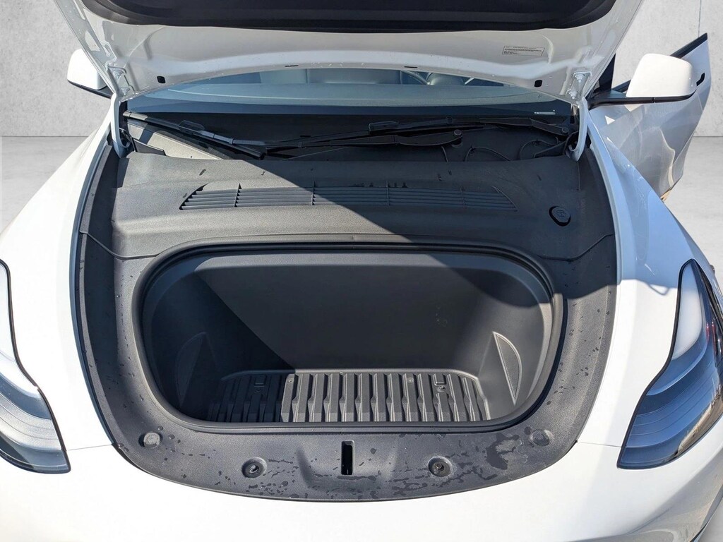 Used 2024 Tesla Model Y Long Range Sport Utility