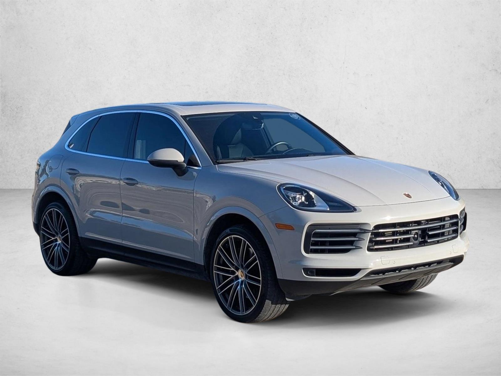 2023 Porsche Cayenne Platinum Edition photo 3