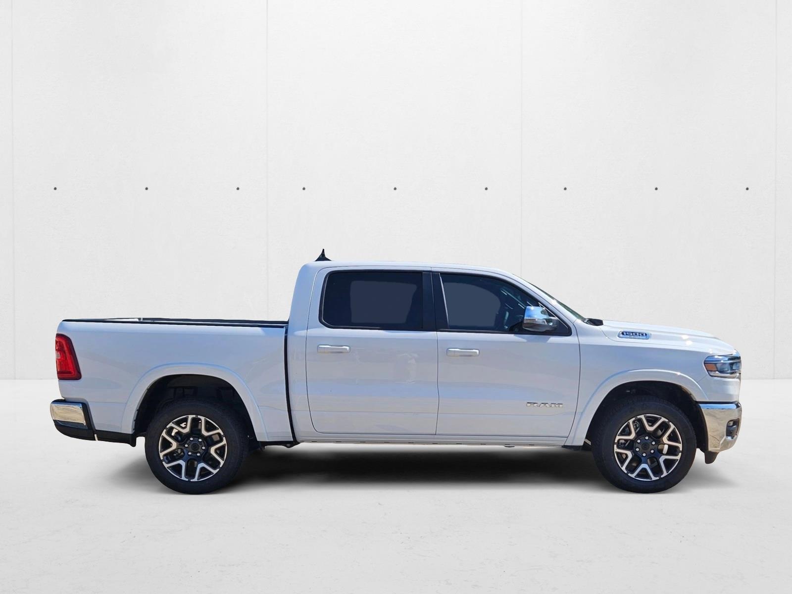 2025 Ram 1500 Laramie photo 4