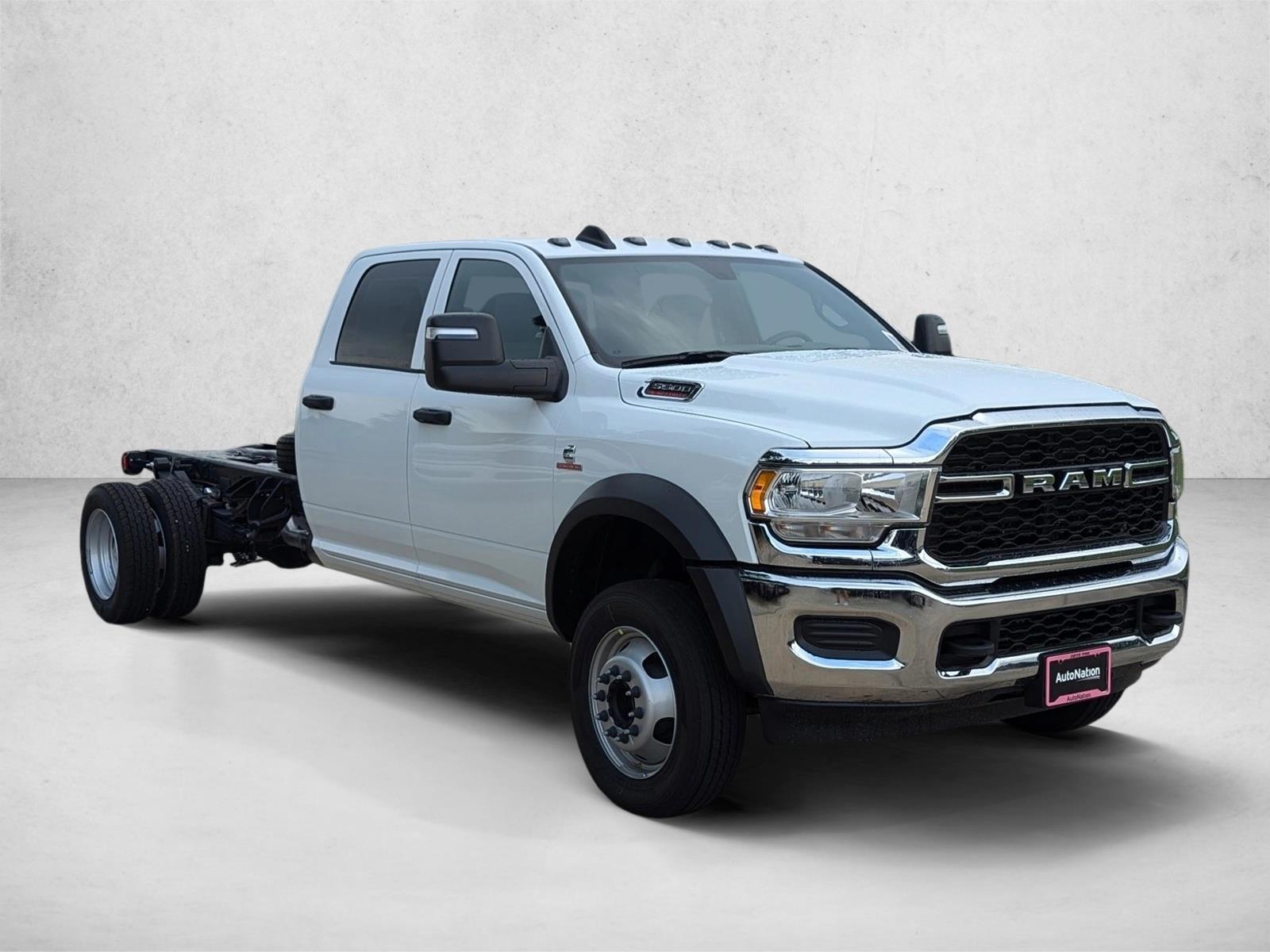 2024 Ram 5500 Tradesman photo 3