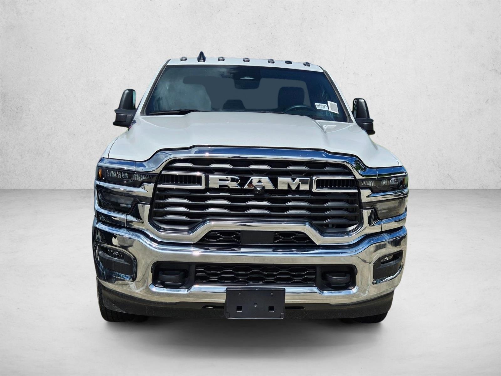 2026 RAM 3500 Chassis Tradesman - Photo 6