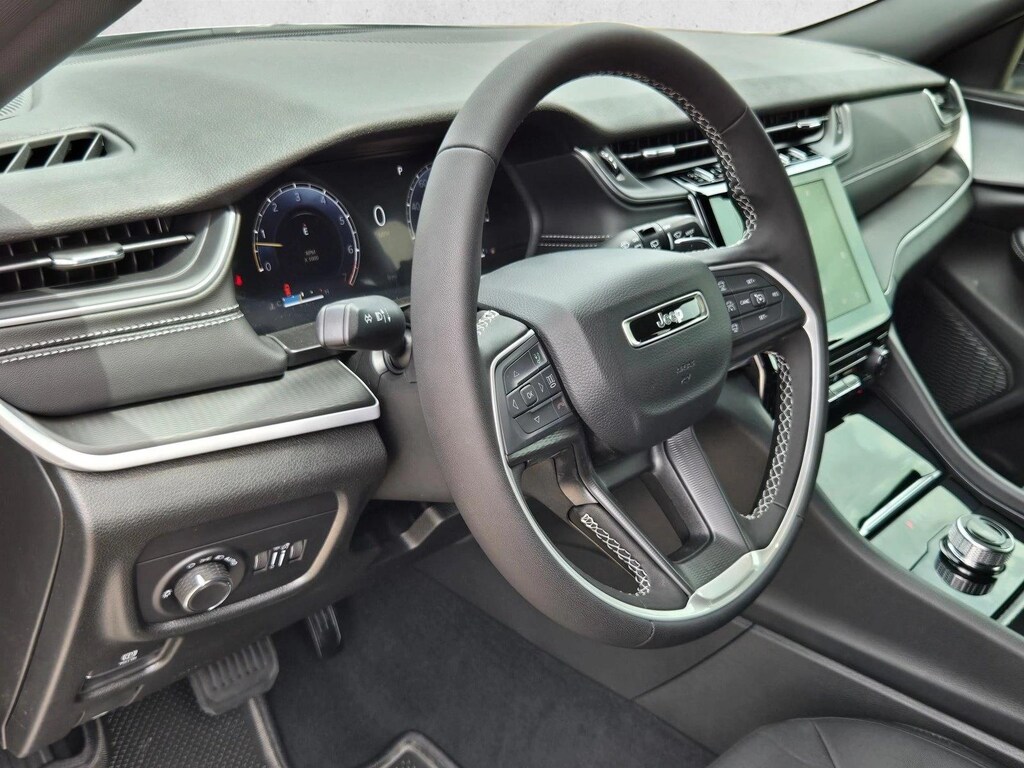 New 2026 Jeep Grand Cherokee Laredo SUV