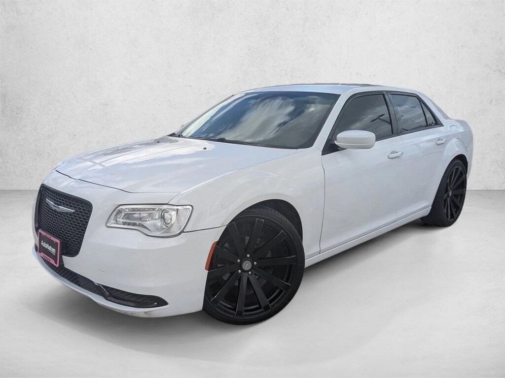 Used 2018 Chrysler 300 Touring L 4dr Car