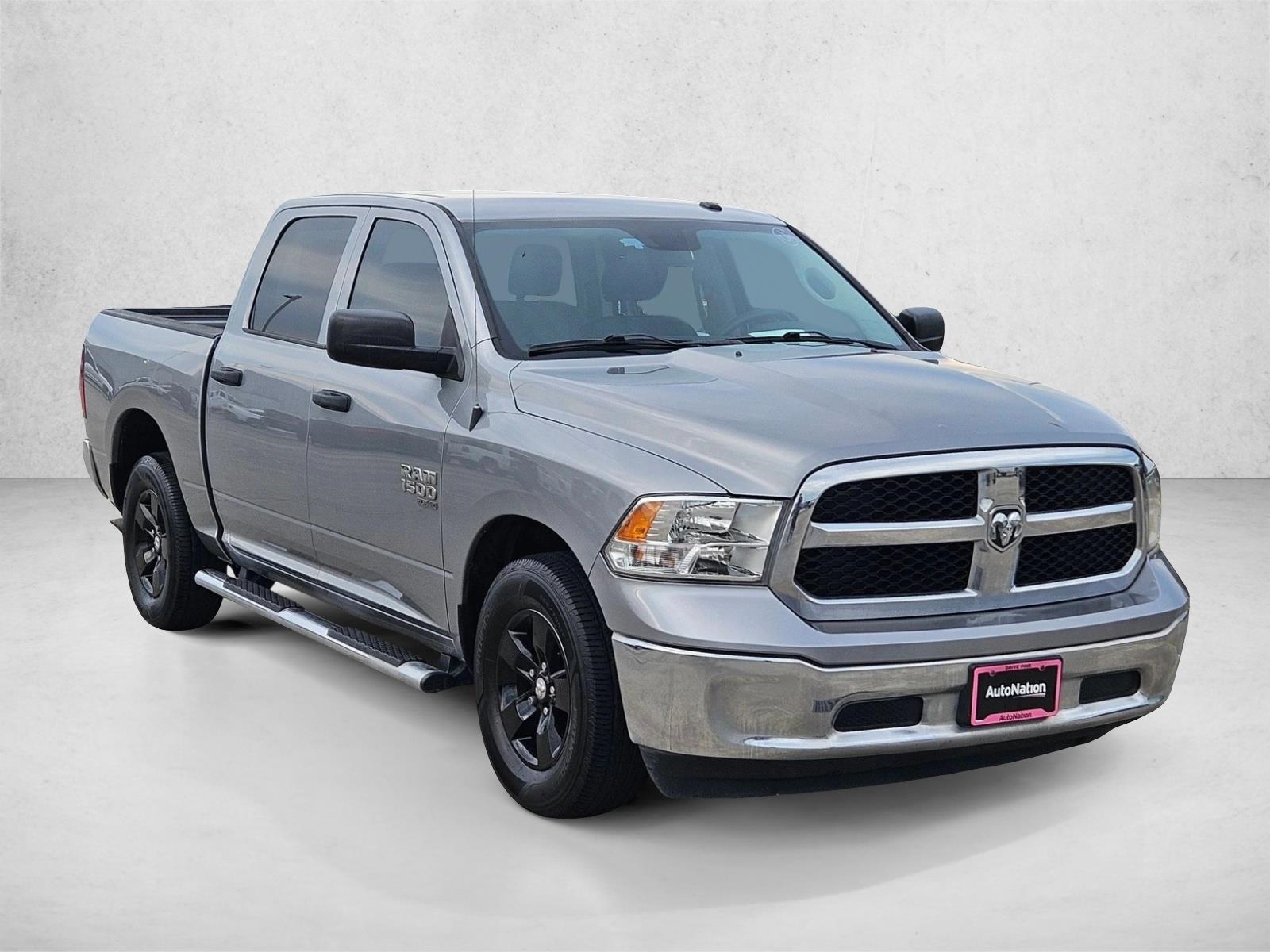 2023 Ram 1500 Tradesman photo 3
