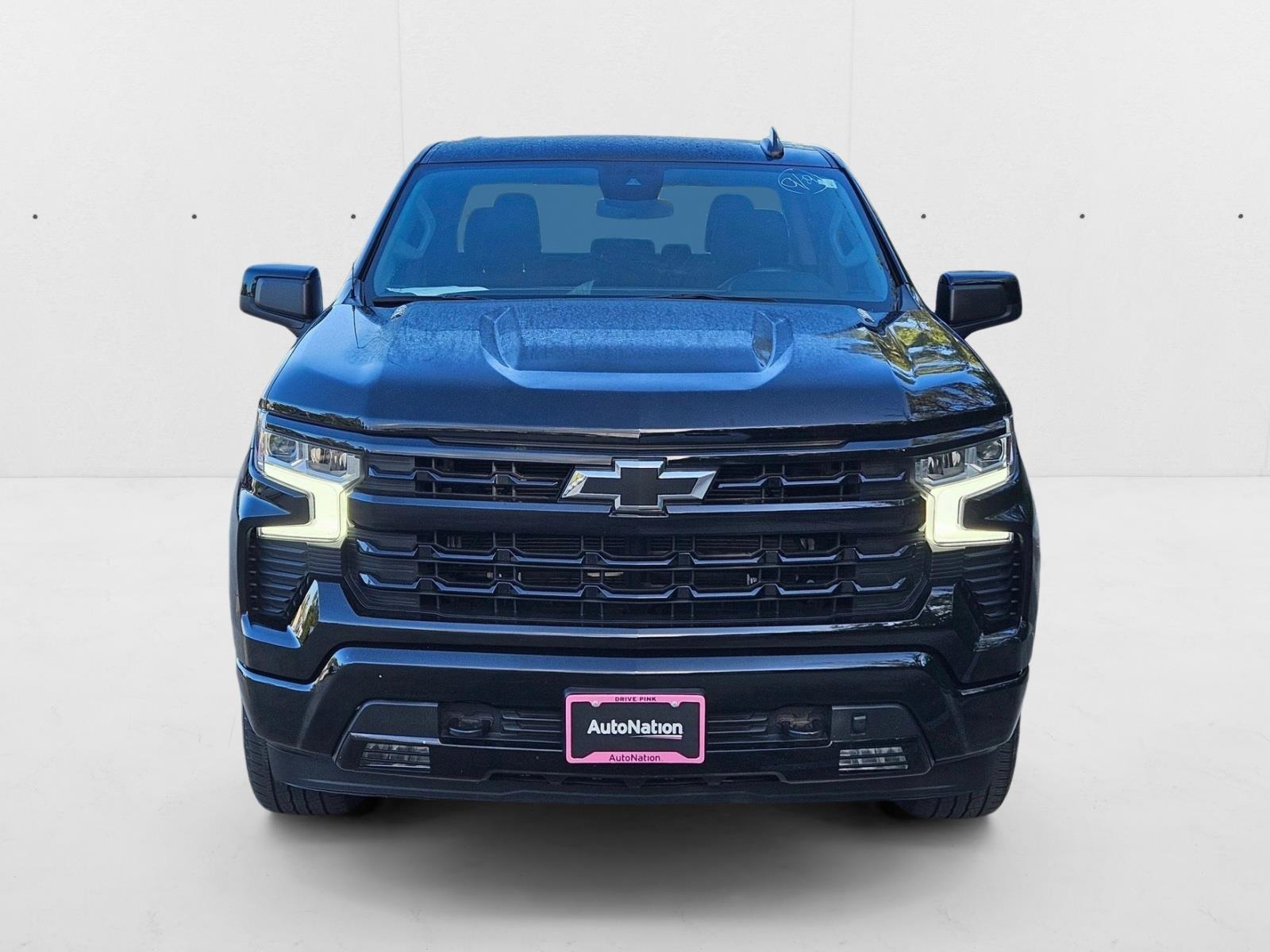 2023 Chevrolet Silverado 1500 RST photo 2
