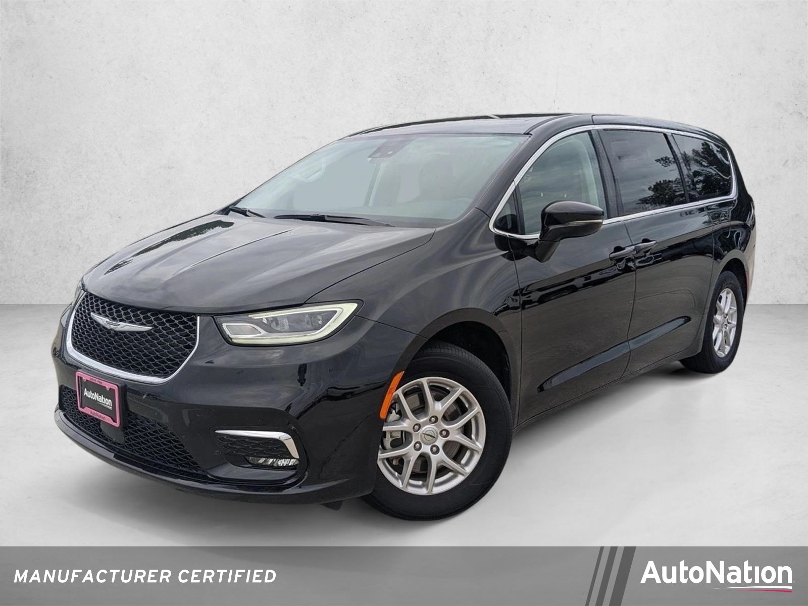 2024 Chrysler Pacifica Touring L's photo