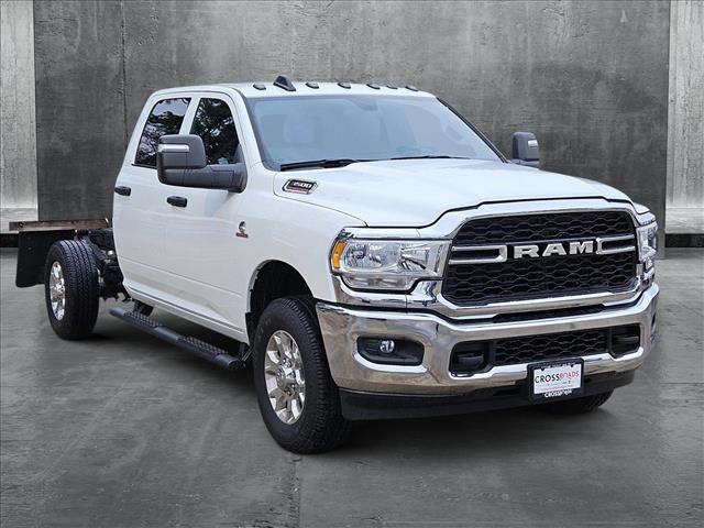2024 Ram 3500 Tradesman photo 3