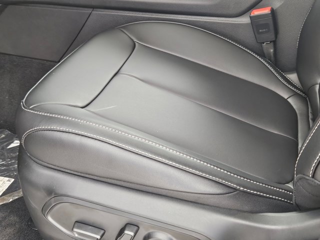 2025 Jeep Grand Cherokee Limited photo 2