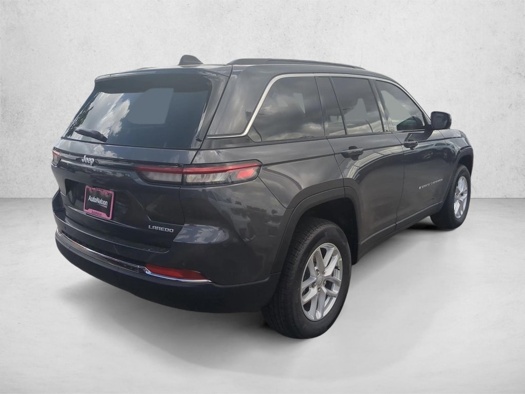 New 2026 Jeep Grand Cherokee Laredo SUV