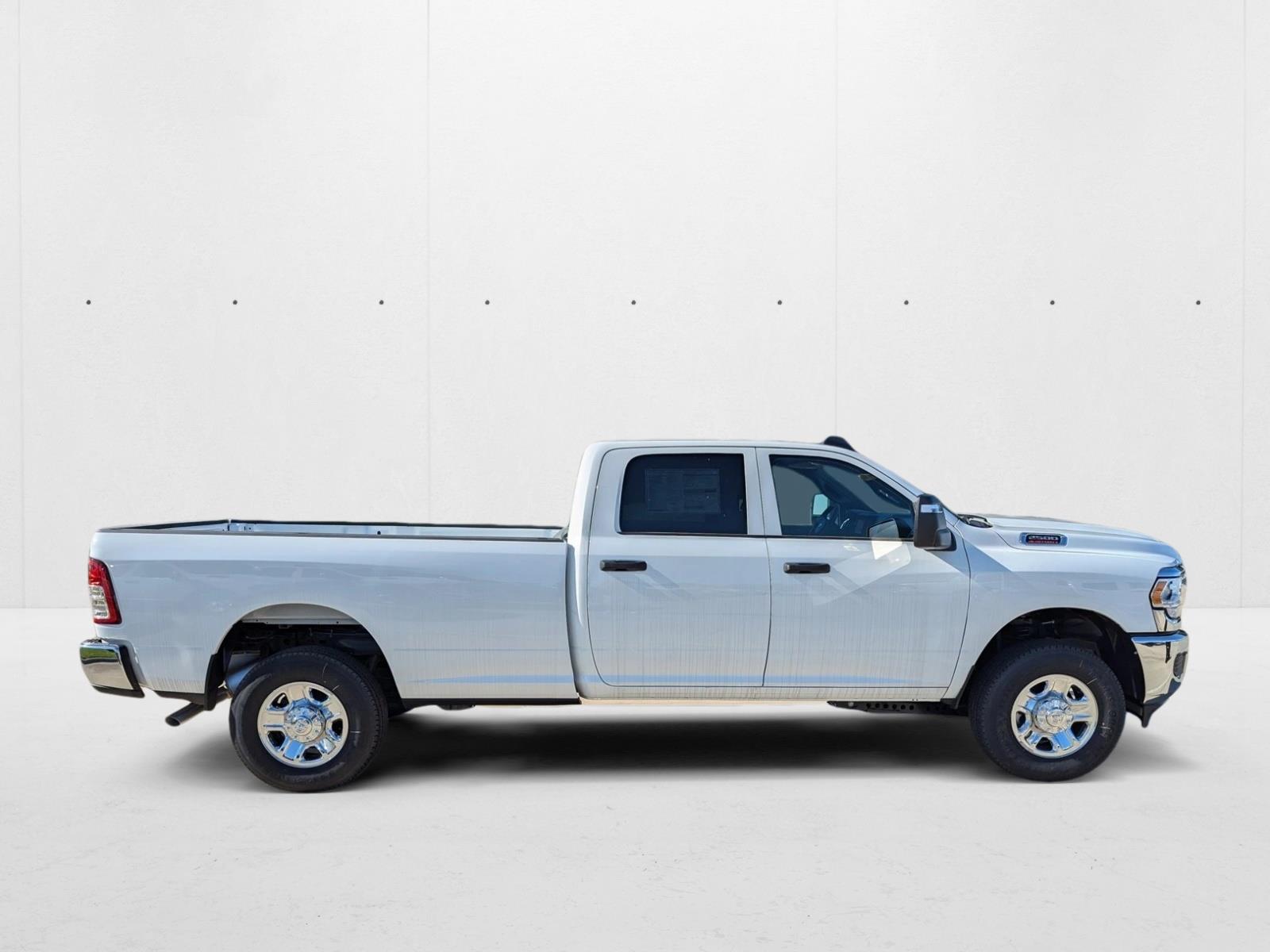 2024 Ram 2500 Tradesman photo 4