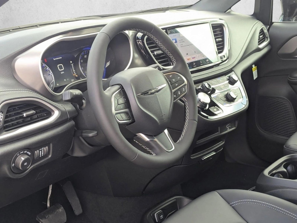 New 2026 Chrysler Pacifica Select Van Passenger Van