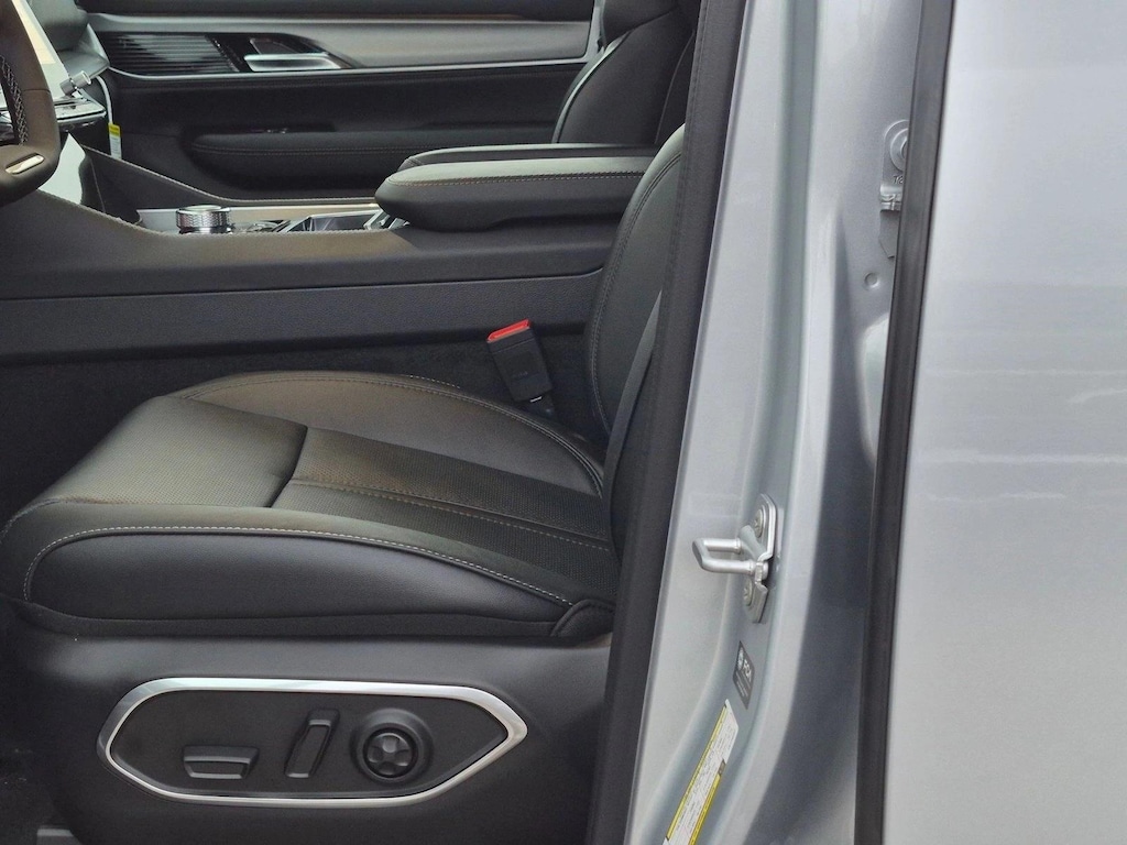 New 2026 Jeep Grand Wagoneer Upland SUV