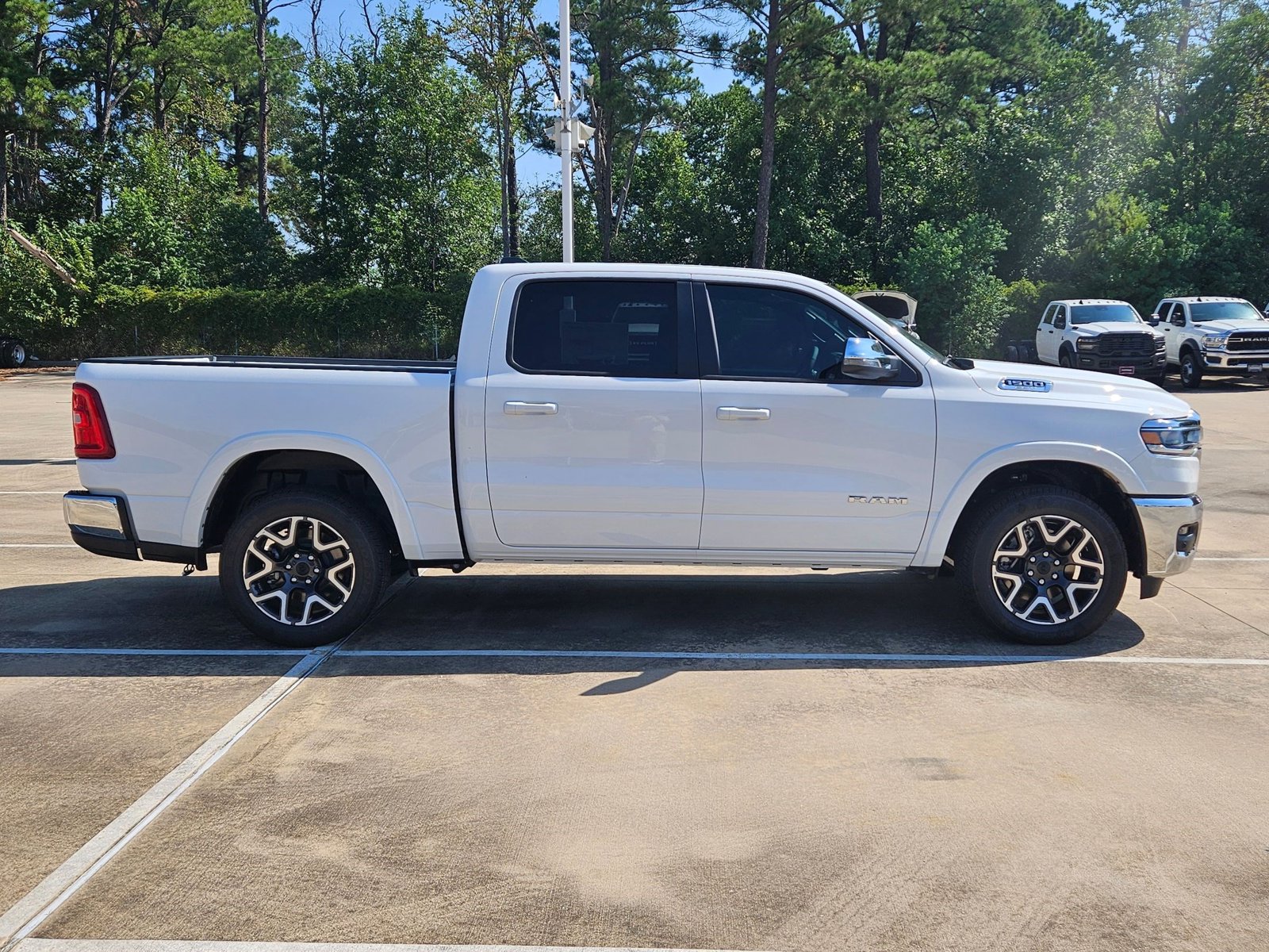 2025 Ram 1500 Laramie photo 4