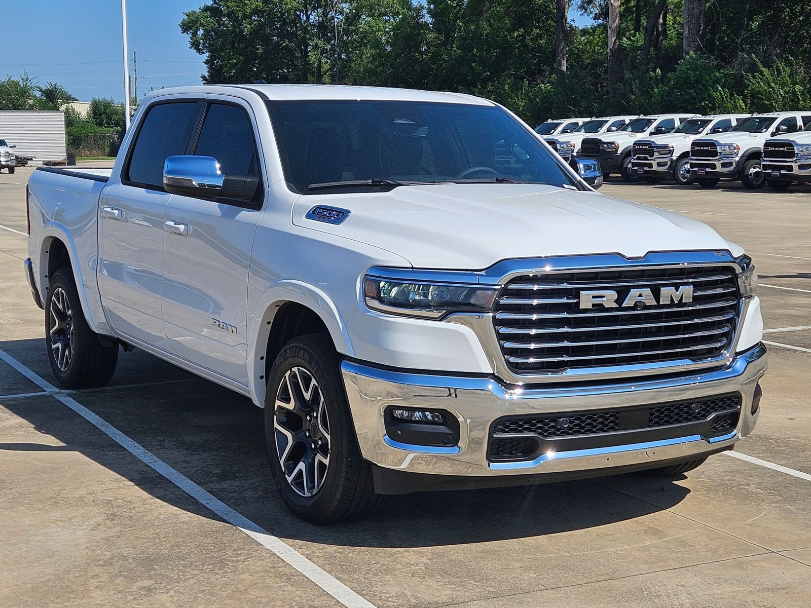 2025 Ram 1500 Laramie photo 3