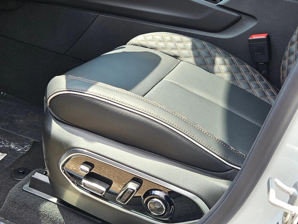 New 2026 Jeep Grand Cherokee L Summit SUV