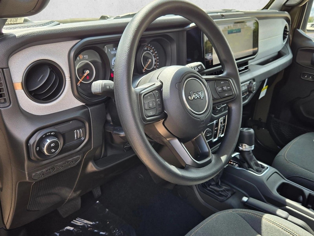 New 2025 Jeep Gladiator Sport Truck Crew Cab