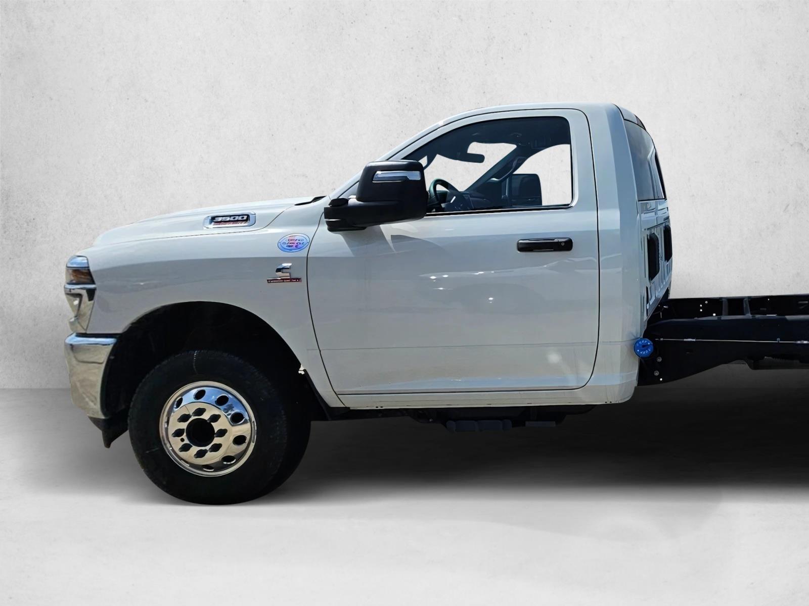 2026 RAM 3500 Chassis Tradesman - Photo 5