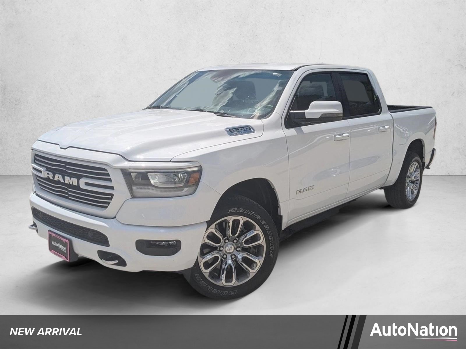2024 RAM 1500 Laramie 4x4 Crew Cab 5'7's photo