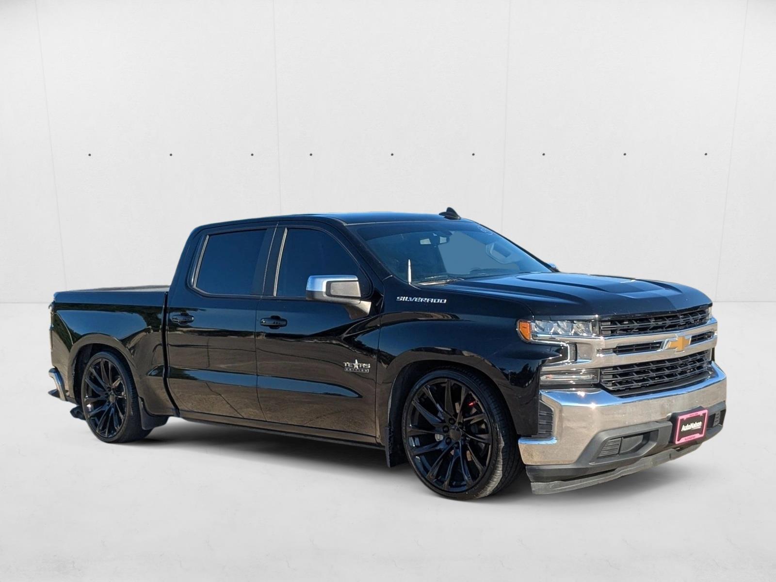 2021 Chevrolet Silverado 1500 LT photo 3