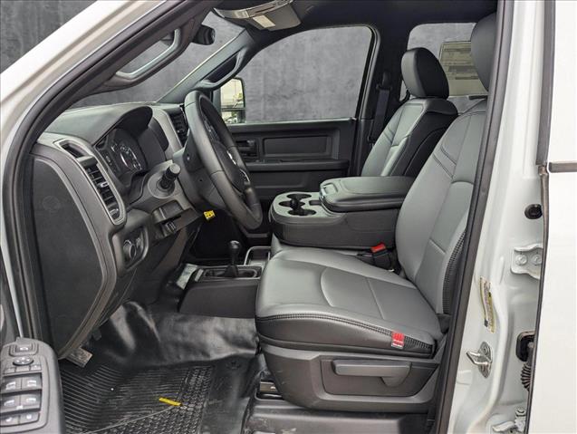 2024 Ram 5500 Tradesman photo 4